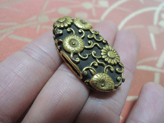 Antique Fuchikashira Japan Samurai katana Edo period Kiku Chrysanthemum no zu
